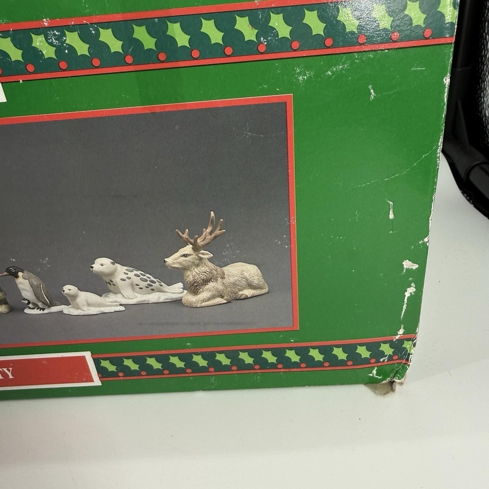 House Of Lloyd Christmas Around The World Arctic Nativity All In Tact Box - Picture 4 of 16